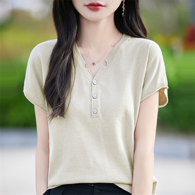 25夏季短袖女纯棉短款宽松V领T恤纯色三扣设计感针织半袖新款上衣,女装T恤,斯美雅电商供货