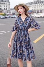 2022年夏季短袖中长款时尚连衣裙潮流V领松紧腰套头，女装连衣裙，依如秀(原杭风阁)
