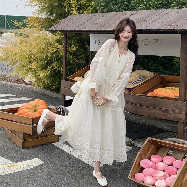 法式优雅精致感连衣裙女2025秋季复古设计感减龄气质花边裙摆长裙图片