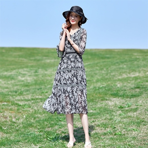 妈妈装夏装洋气碎花连衣裙时尚显瘦中长裙,女装连衣裙,雅之冉羊绒