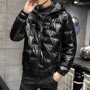 现货连帽潮牌修身短款纯色通道布白鸭绒羽绒服男压花图片