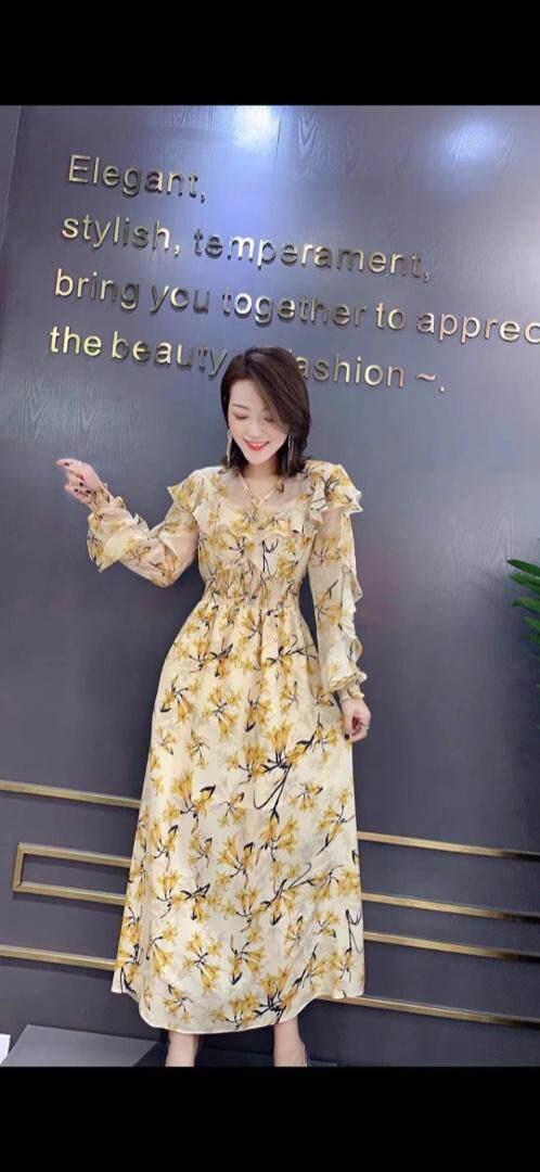 春季碎花连衣裙，女装连衣裙，蓝芝衣秀