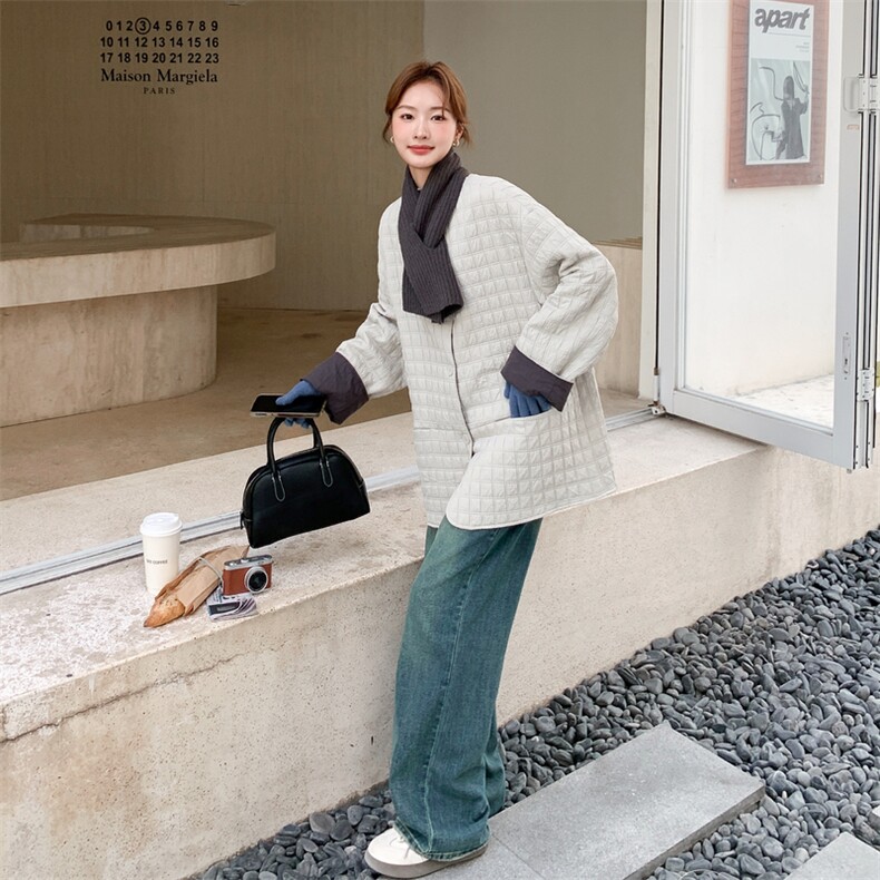 小香风菱格配围巾米白色羽绒服女秋冬2025新款轻薄白鸭绒保暖外套,女装羽绒服,2C050
