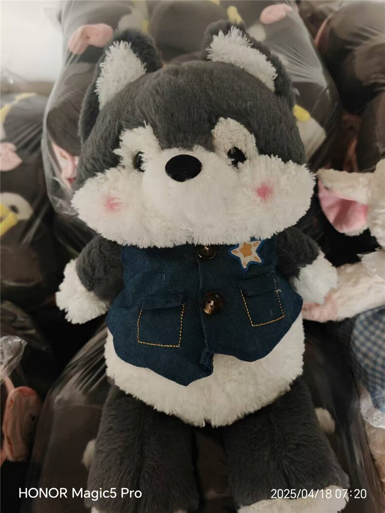 跑跑小狼精品毛绒玩具穿衣可爱狼公仔玩偶，鑫宇毛绒玩具厂