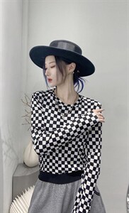 现货，棋盘格打底衫图片