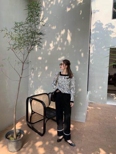 黑白方领上衣，女装，HE