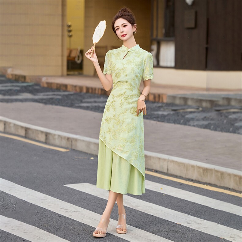 2025夏季新品！新中式复古拼接刺绣连衣裙,女装连衣裙,自然秀