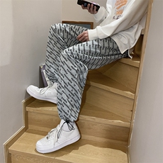 灰色