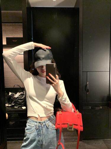 【现货】夏季新品垫肩针织Ｔ，女装，F/TU