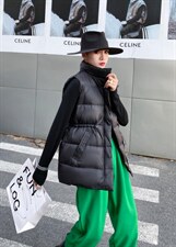 冬装习羽绒马甲客户多补单，女装马甲，A 億