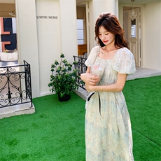 法式泡泡袖刺绣方领连衣裙女2025夏季新款今年流行漂亮收腰茶歇裙，女装连衣裙，2C158