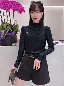 秋装植绒小衫图片