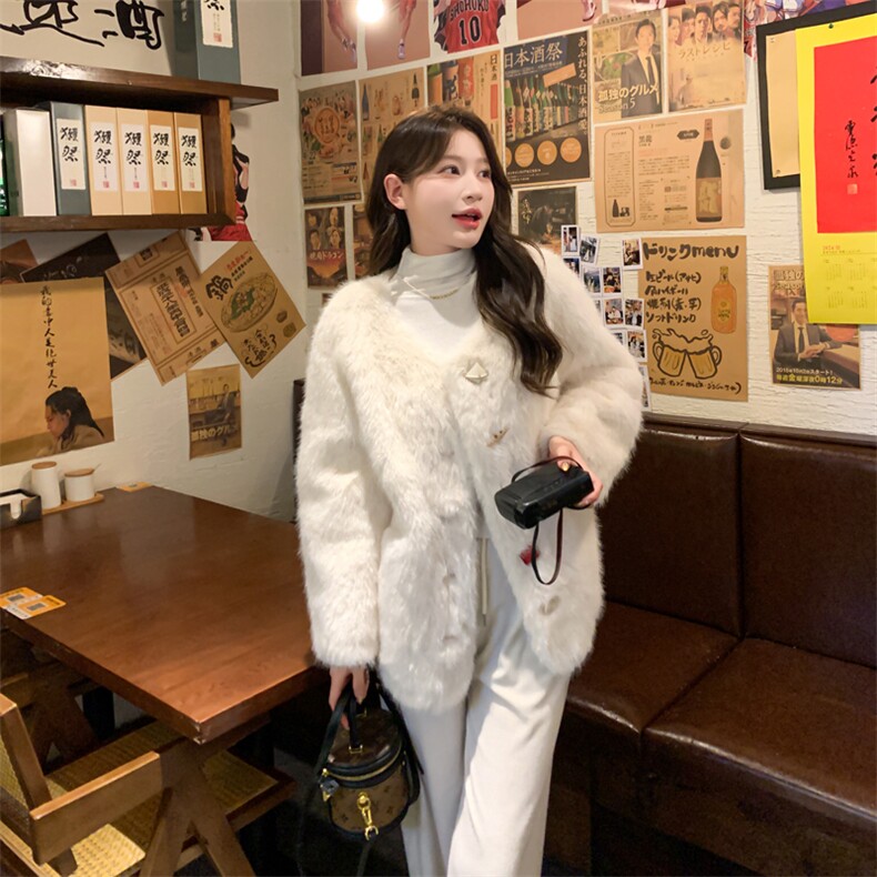 小香风环保皮草外套女短款皮毛一体2025新款设计感毛毛彩扣上衣,女装短外套,2C229