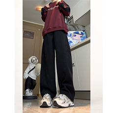 黑色