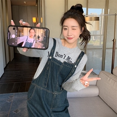 法式复古设计感牛仔背带裙女2024春季新款毛边流苏减龄吊带连衣裙，女装套装/套裙，2C050