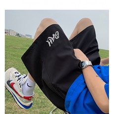 黑色