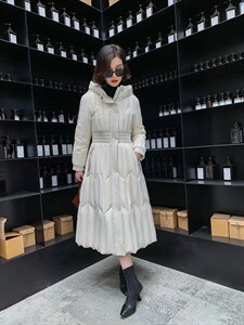 2021新款羽绒服图片