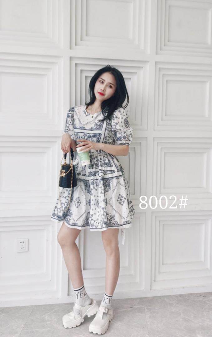 韩版收腰碎花小清新连衣裙，女装连衣裙，YO\VLF雅洛菲