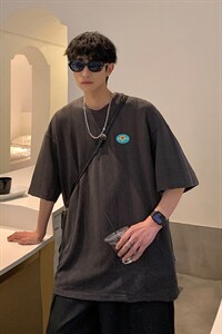 深灰色