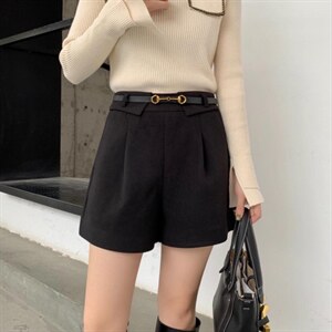 冬季呢料短裤图片