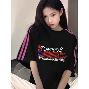 抖音得物品质二开240克宽松纯棉美式潮牌印花三条杠中性风短袖T恤图片