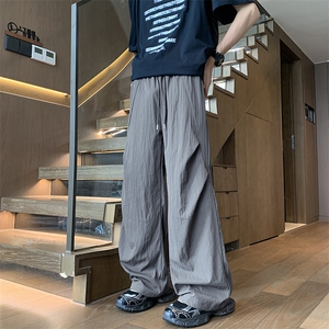 夏季薄款冰丝休闲伞兵裤潮牌宽松直筒速干褶皱休闲裤图片