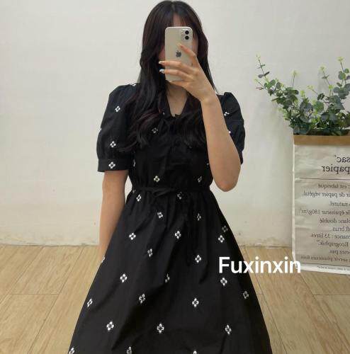 现货韩版气质翻领刺绣花朵娃娃裙，女装，FUXINXIN 福歆歆