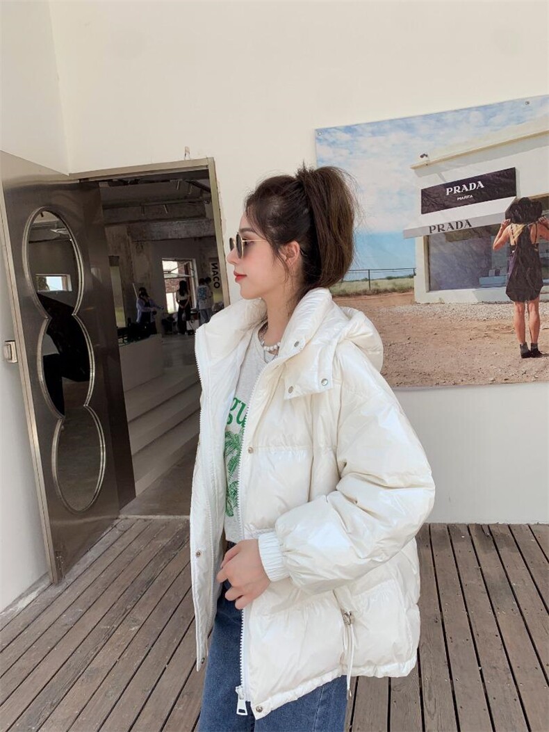 时尚休闲羽绒服，白鸭绒，女装羽绒服，川哲