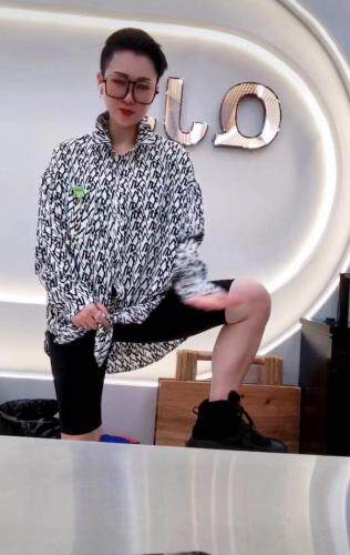 一个韩味十足衬衣，女装，QJJ