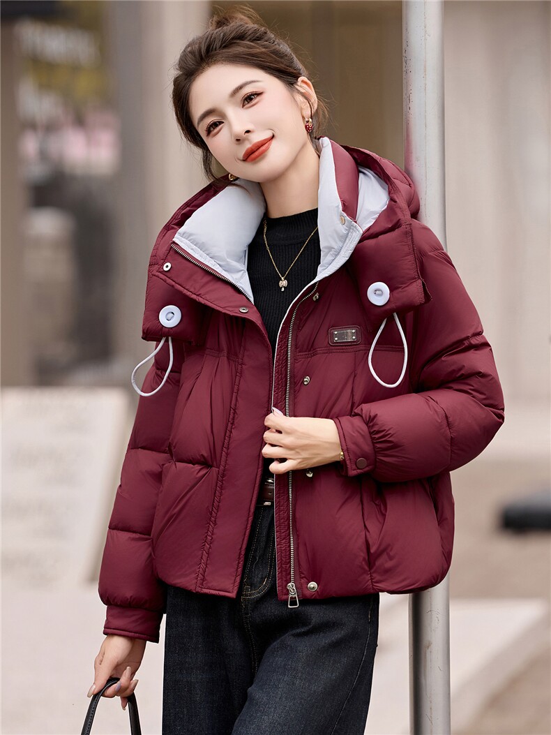 时尚撞色藏青色连帽羽绒服女2025冬季新款洋气宽松保暖白鸭绒外套,女装羽绒服,艾尚靓装