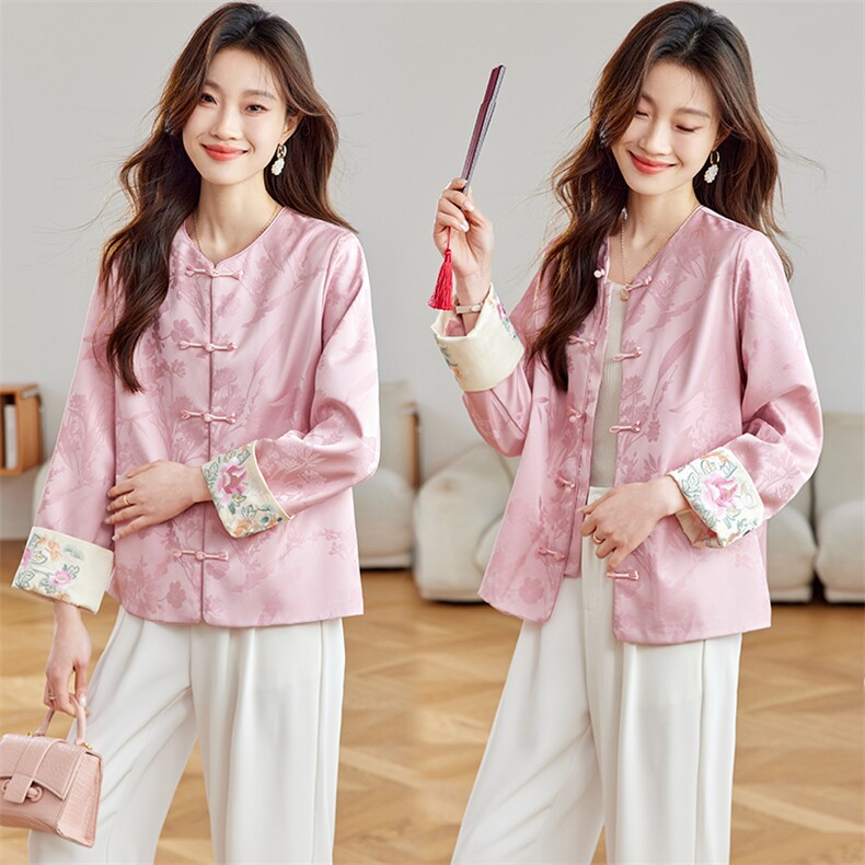 在仓2025年春夏薄款常规单排扣guo风提花袖口刺绣外套带里布，女装短外套，新依时派