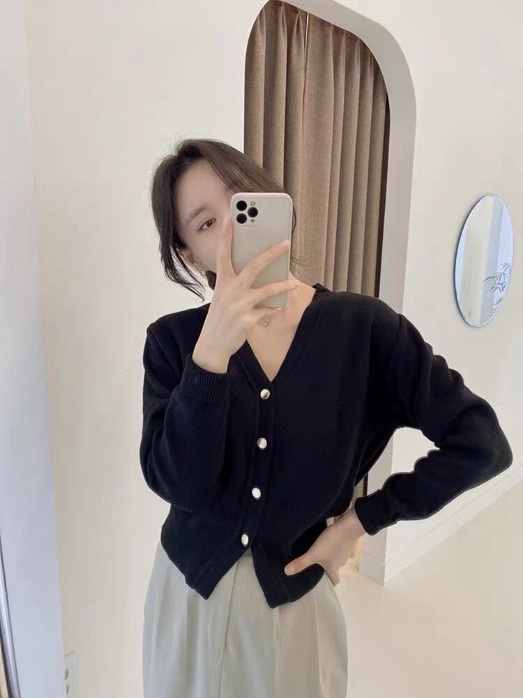 时尚百搭女士秋季新款V领四扣针织开衫简约显瘦长袖毛衣外套,针织衫/毛衣,悦玛羊绒