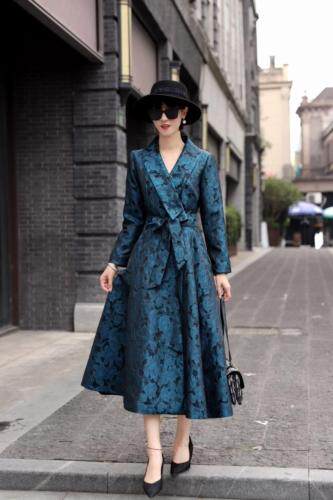 秋季这款进口提花风衣裙，女装风衣，澳洛菲