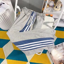 灰色