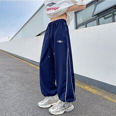 藏青色
