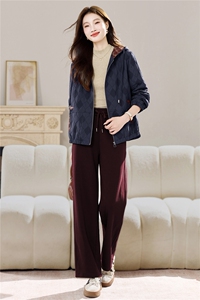 长期现货妈妈春秋早冬夹棉服时尚格子连帽外套短中老年两件套装女图片