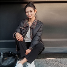 2025冬装常规保暖外套民族风羽绒短款小香风，女装羽绒服，沫晗依美