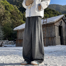 深灰色