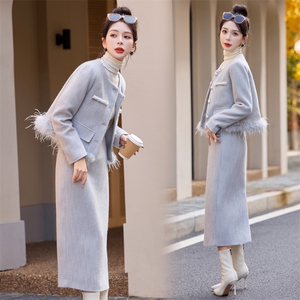 法式小香风羽绒套装女2025年冬季新款轻奢名媛高级感半身裙两件套图片