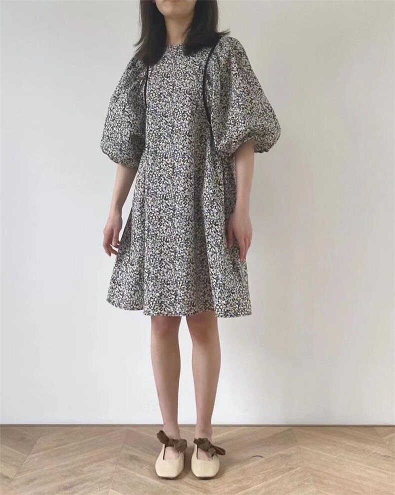 碎花连衣裙，女装连衣裙，简单小珍