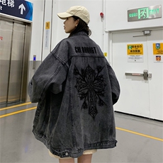 烟灰色
