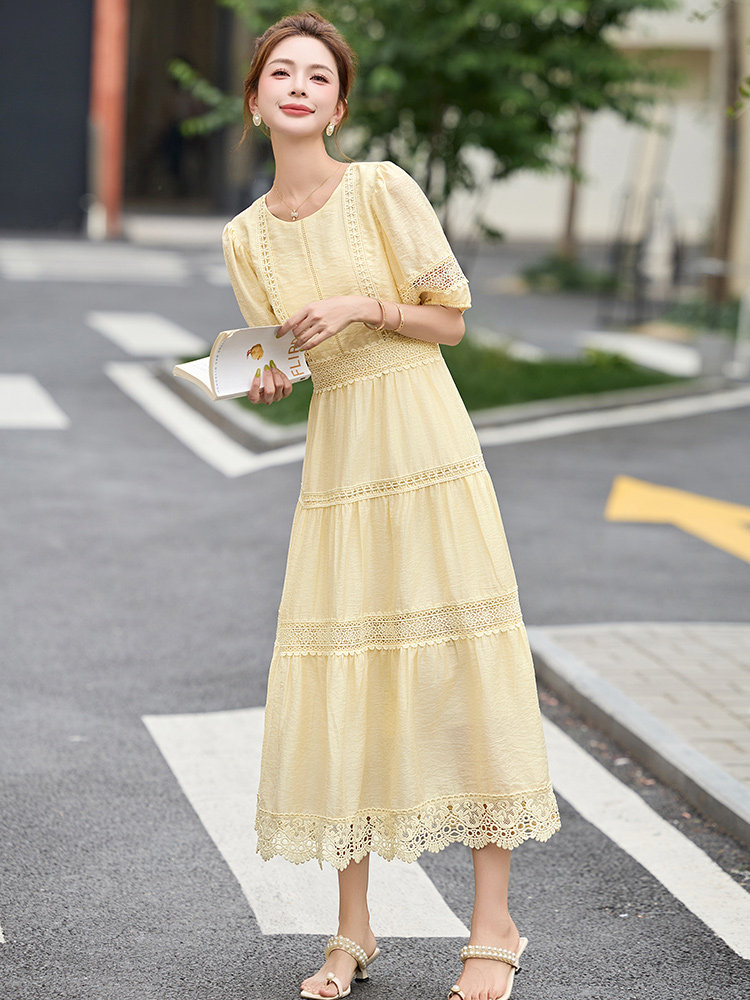 2025年夏季新款优雅蕾丝花边拼接中长款连衣裙女绝美今年流行爆款,女装连衣裙,美沁