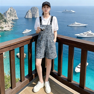 女夏季新款时尚运动休闲套装宽松显瘦减龄圆领上衣背带短裤两件套图片