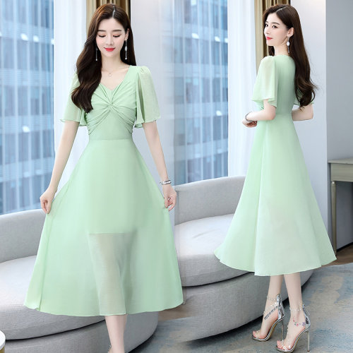 2023夏季新款优雅时尚气质V领简约喇叭袖收腰显瘦修身纯色连衣裙，女装连衣裙，时尚俏佳人