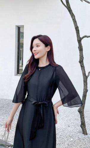 现货，夏季新款连衣裙，女装连衣裙，艾伊贝雪