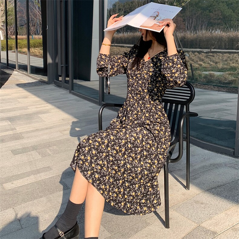 现货2024年春季新女时尚气质优雅显瘦碎花网红连衣裙,女装连衣裙,煊芮熙