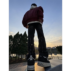 黑色
