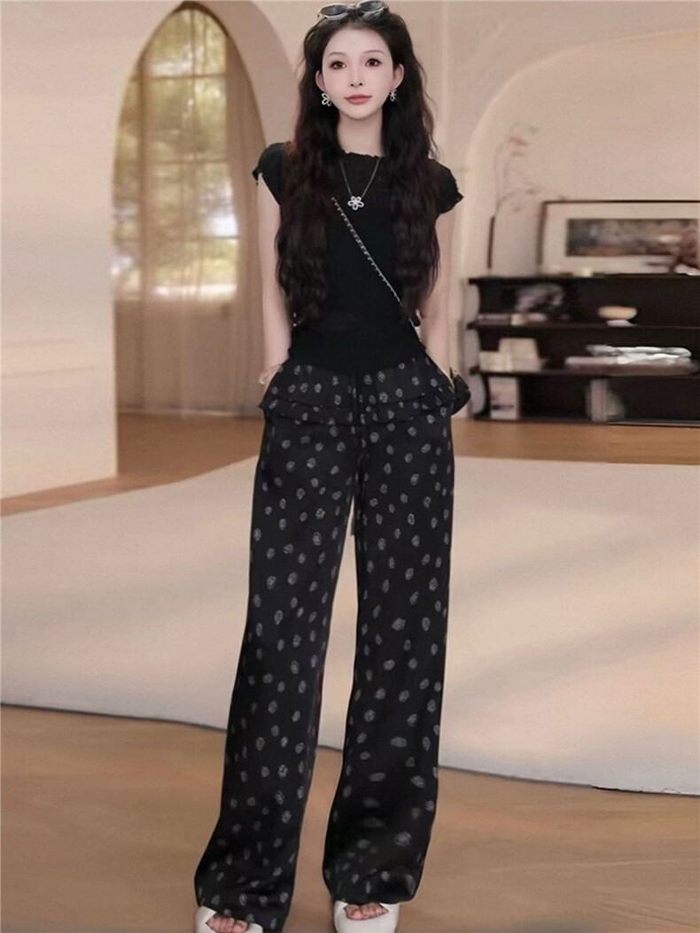 高级感时尚套装女夏新款黑色收腰短袖花朵印花木耳边屁帘裤两件套,女装套装/套裙,江南