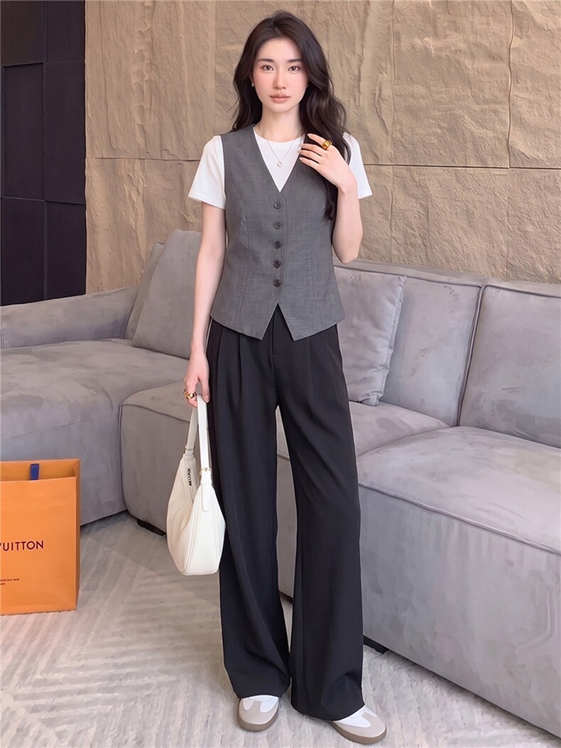 高级感休闲运动套装女春秋圆领马甲上衣内搭白色T恤阔腿裤三件套,女装套装/套裙,江南