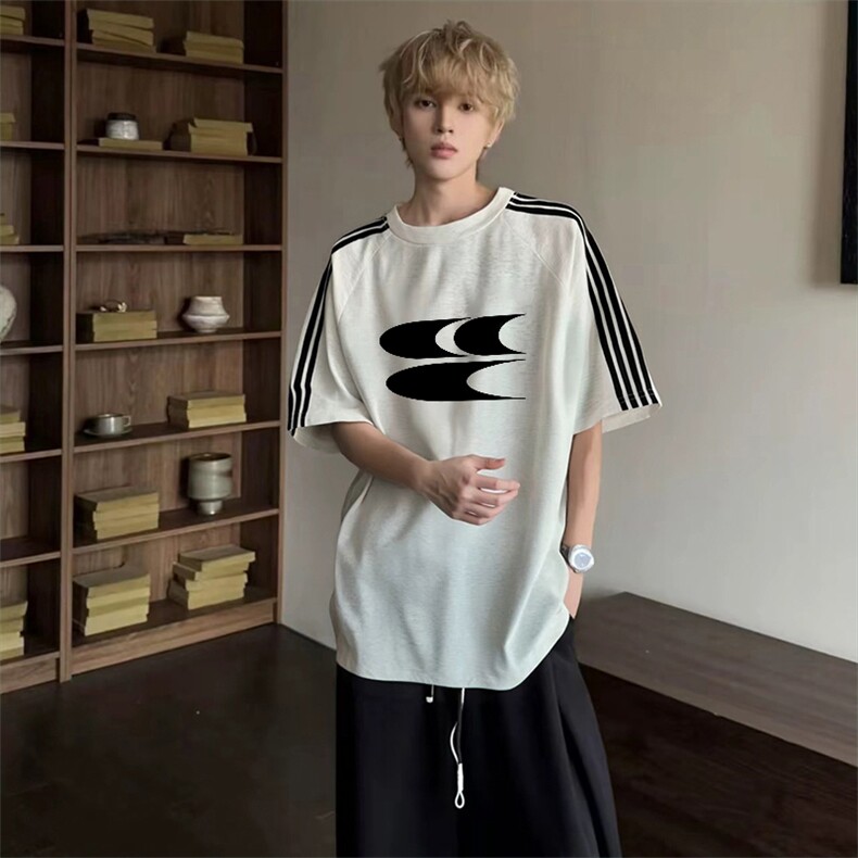 抖音得物品质二开240克宽松纯棉美式潮牌印花三条杠中性风短袖T恤,男装T恤,电商A486-1